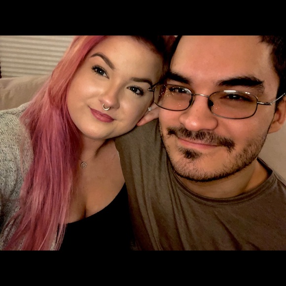 Meet your Posher, Bri - Picture 2 of 3